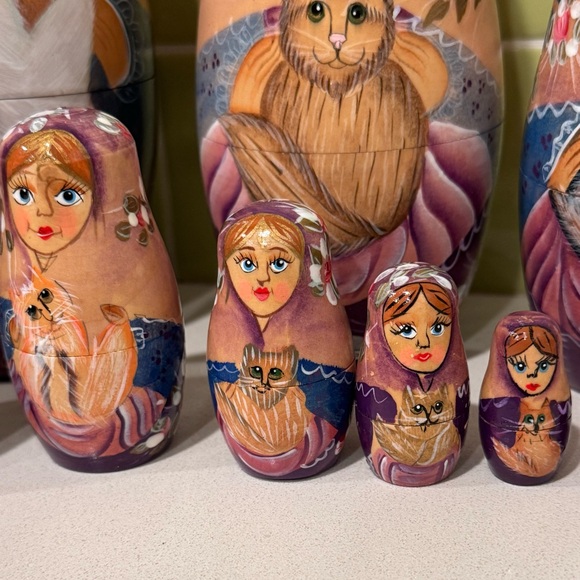Cat Lady Vintage Hand Painted Wood Nesting Dolls - Woman Holding Cat (10 Dolls) - Picture 6 of 8